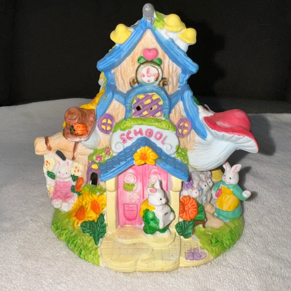 Cottontale Cottages Easter Village "School" Easter Town 1999, #451-1374